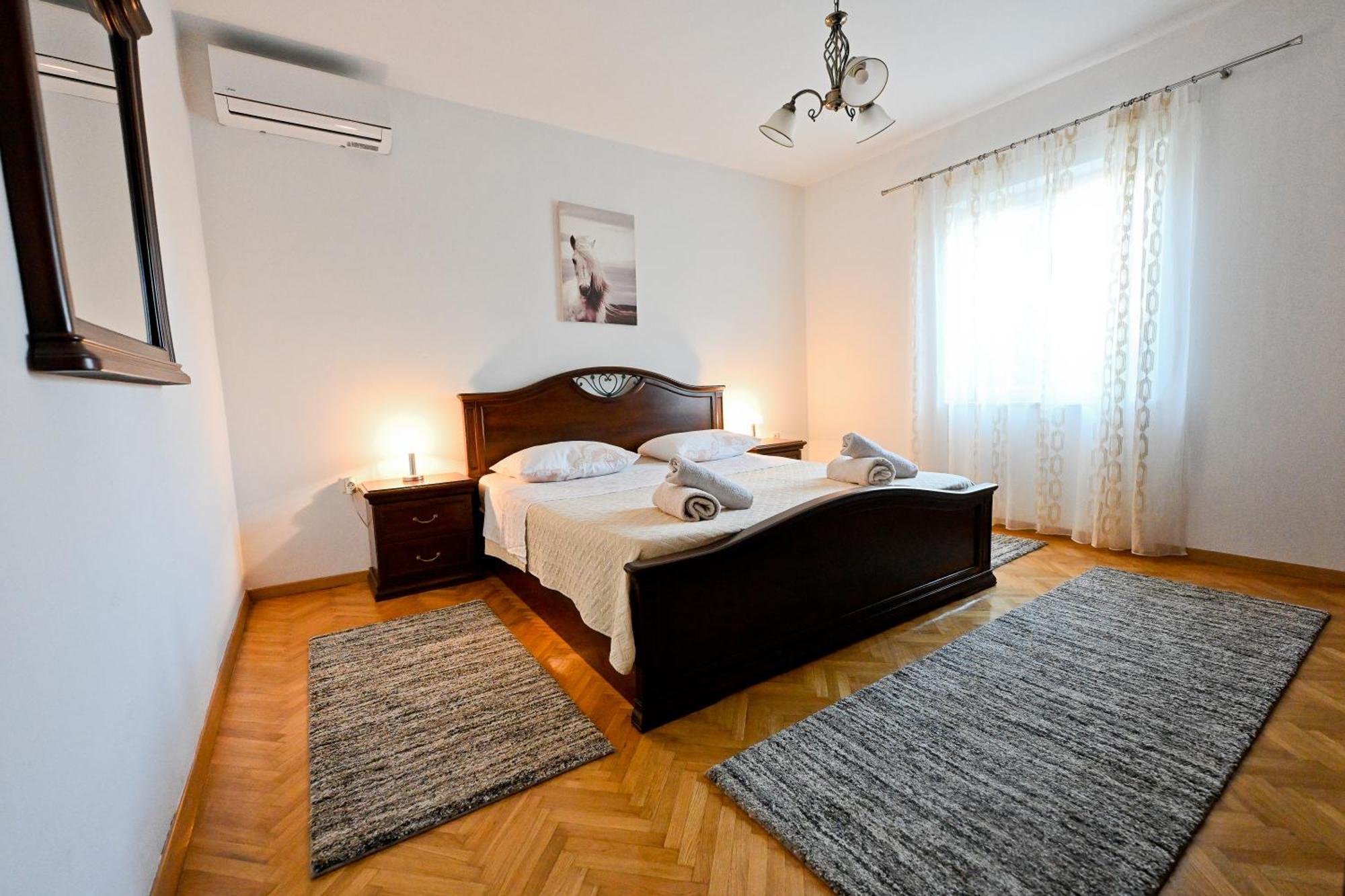 Brane With Swimming Pool Apartment *