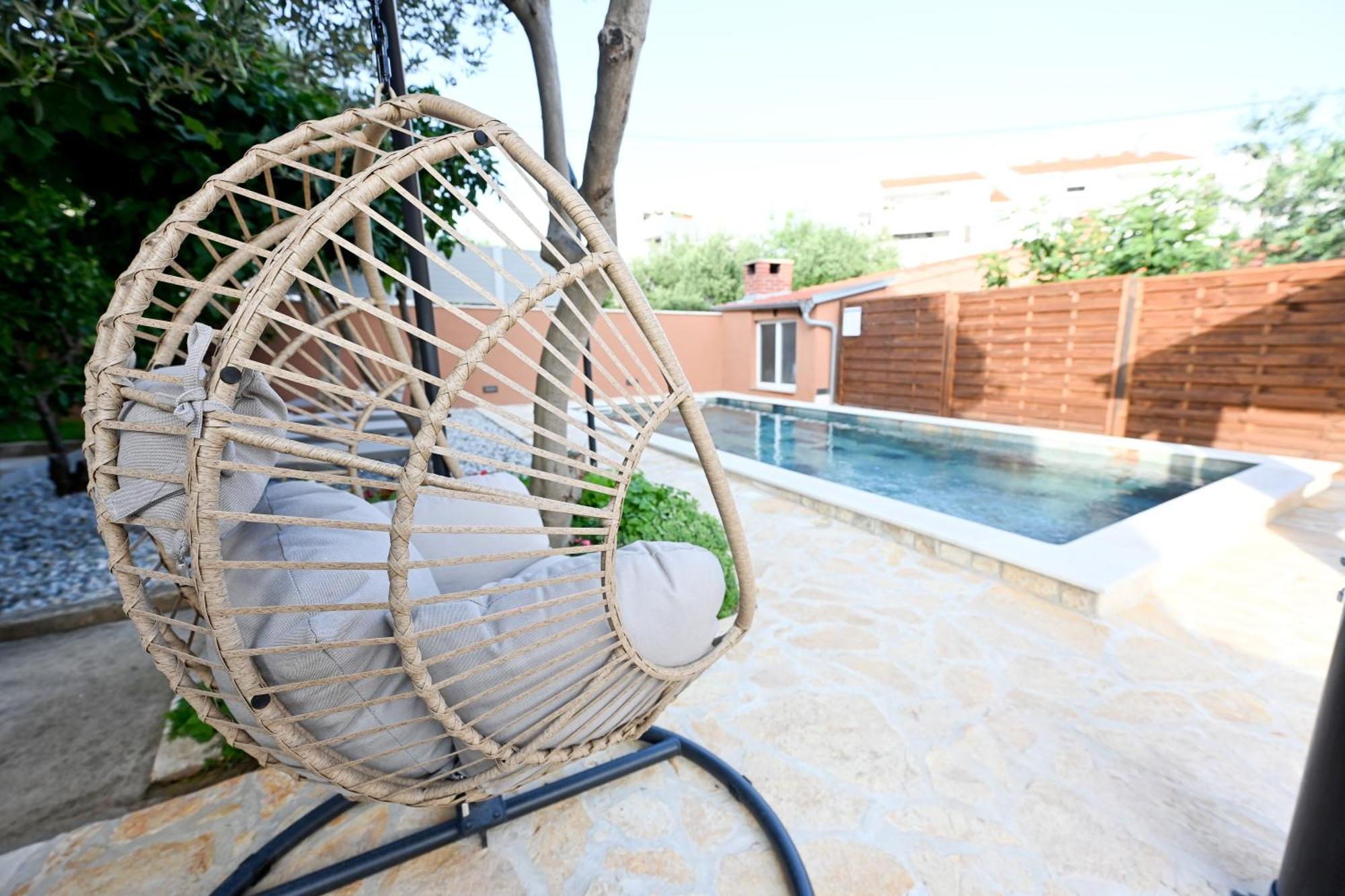 Brane With Swimming Pool *